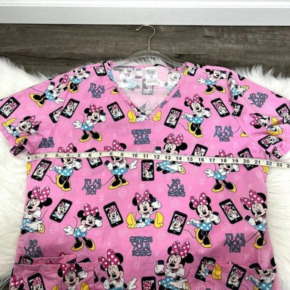 Disney Womens Medium Minnie Mouse Selfie Pink 3 Pocket Scrub Top - Picture 6 of 7